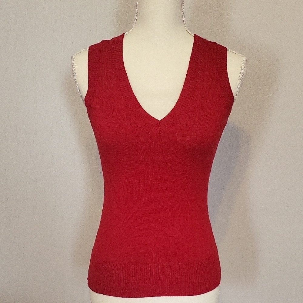 Red Sleeveless V-Neck Top